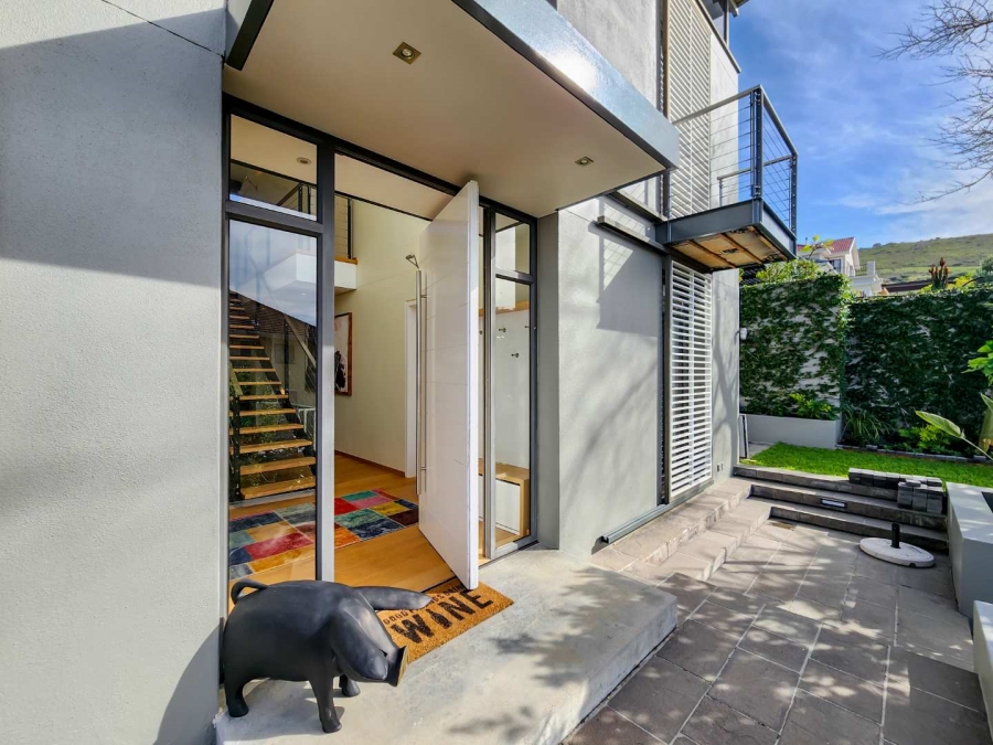 To Let 4 Bedroom Property for Rent in Tamboerskloof Western Cape